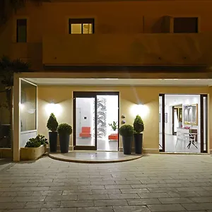 Hotel Martello, LMP